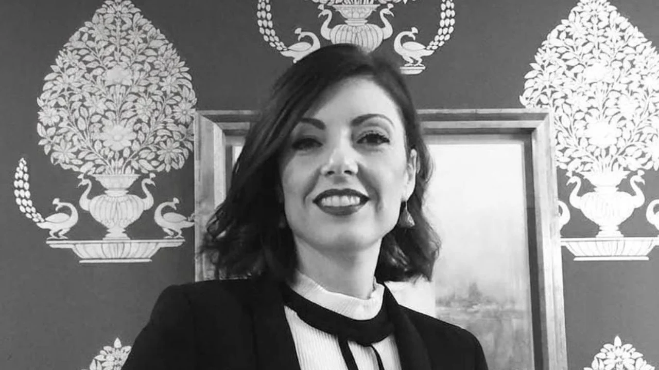 Fotografía de archivo de Ángela Serrano en blanco y negro.