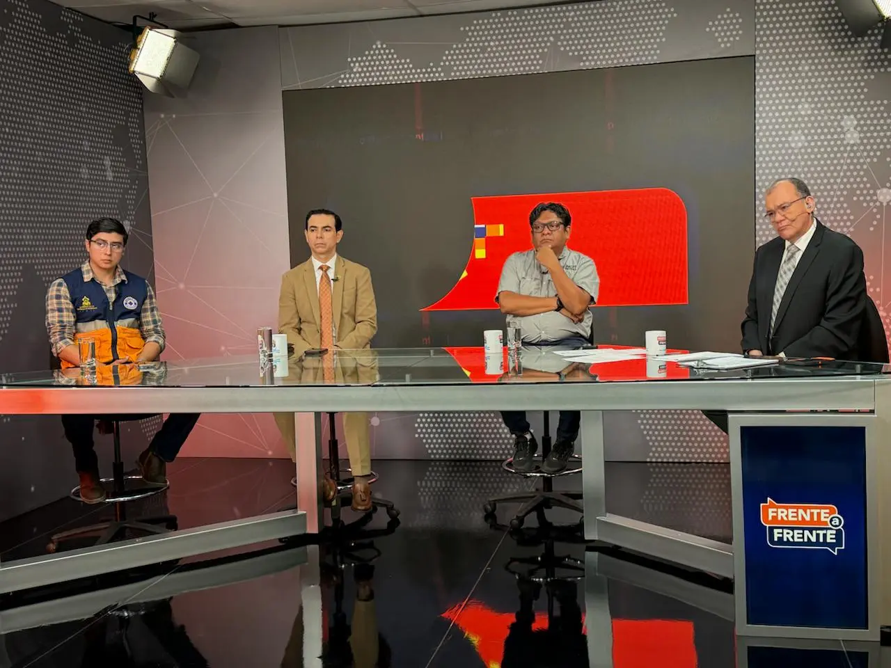 INVITADOS DE FRENTE A FRENTE