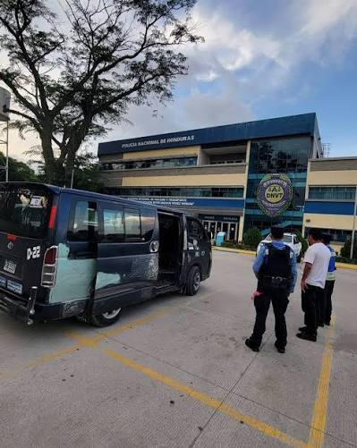 bus personas