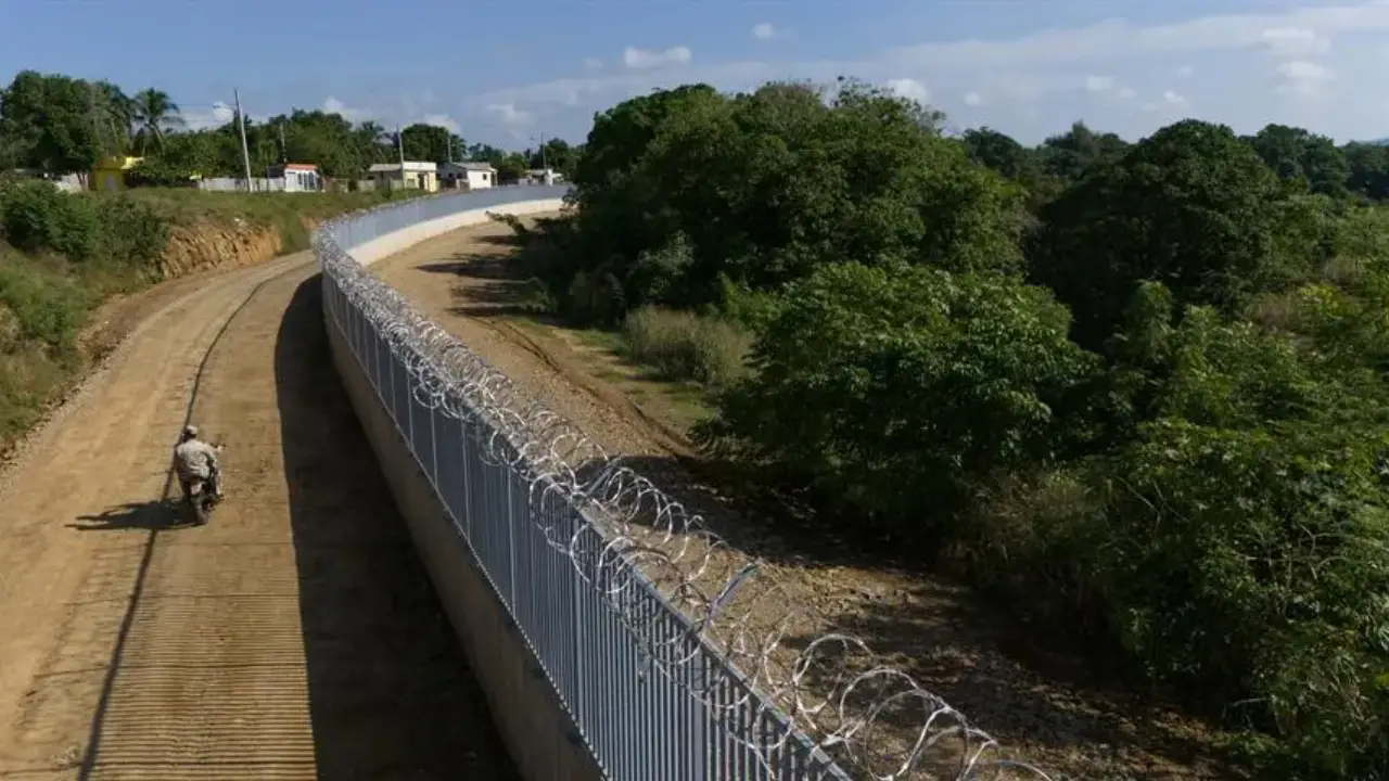 Muro entre República Dominicana y Haití