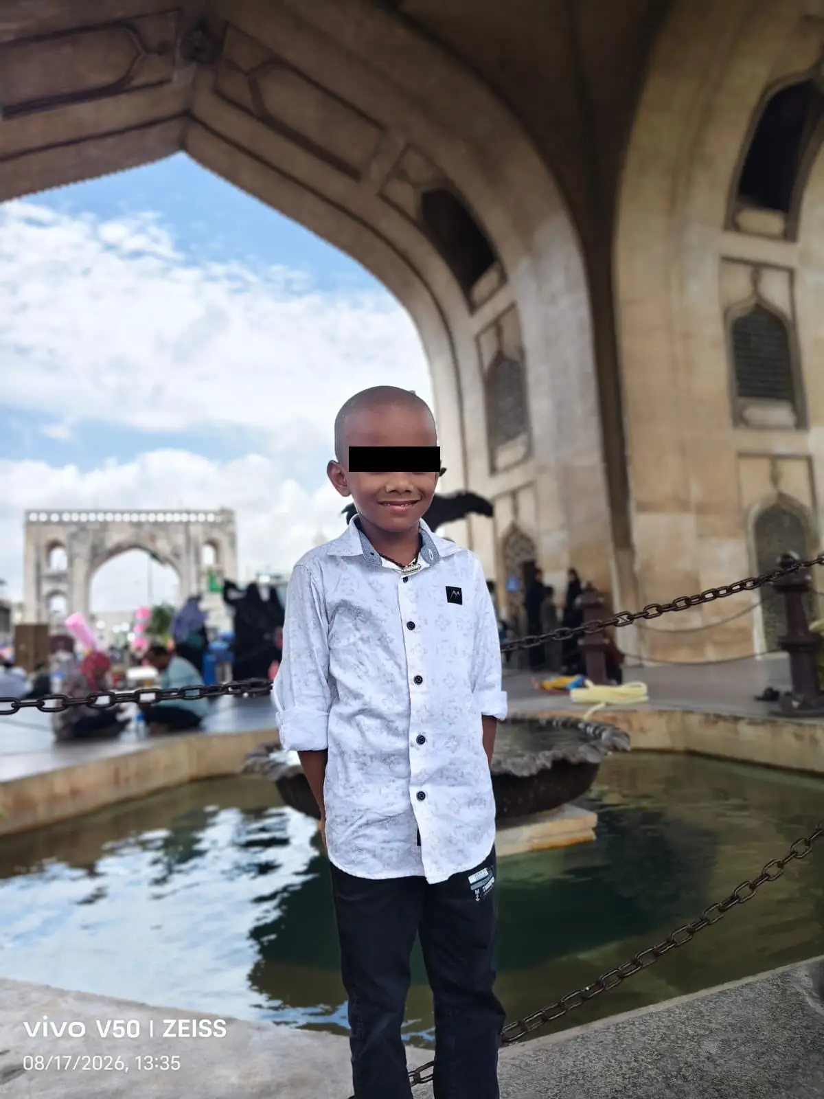 Niño muere luego que maestra lo cacheteó en India