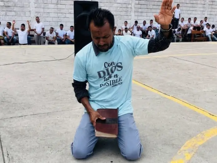 Foto del pastor Malcon Hernández 