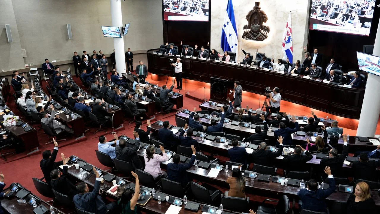 Congreso aprueba $225 millones en préstamos para el Presupuesto 2026 Imagen de Congreso aprueba $225 millones en préstamos para el Presupuesto 2026