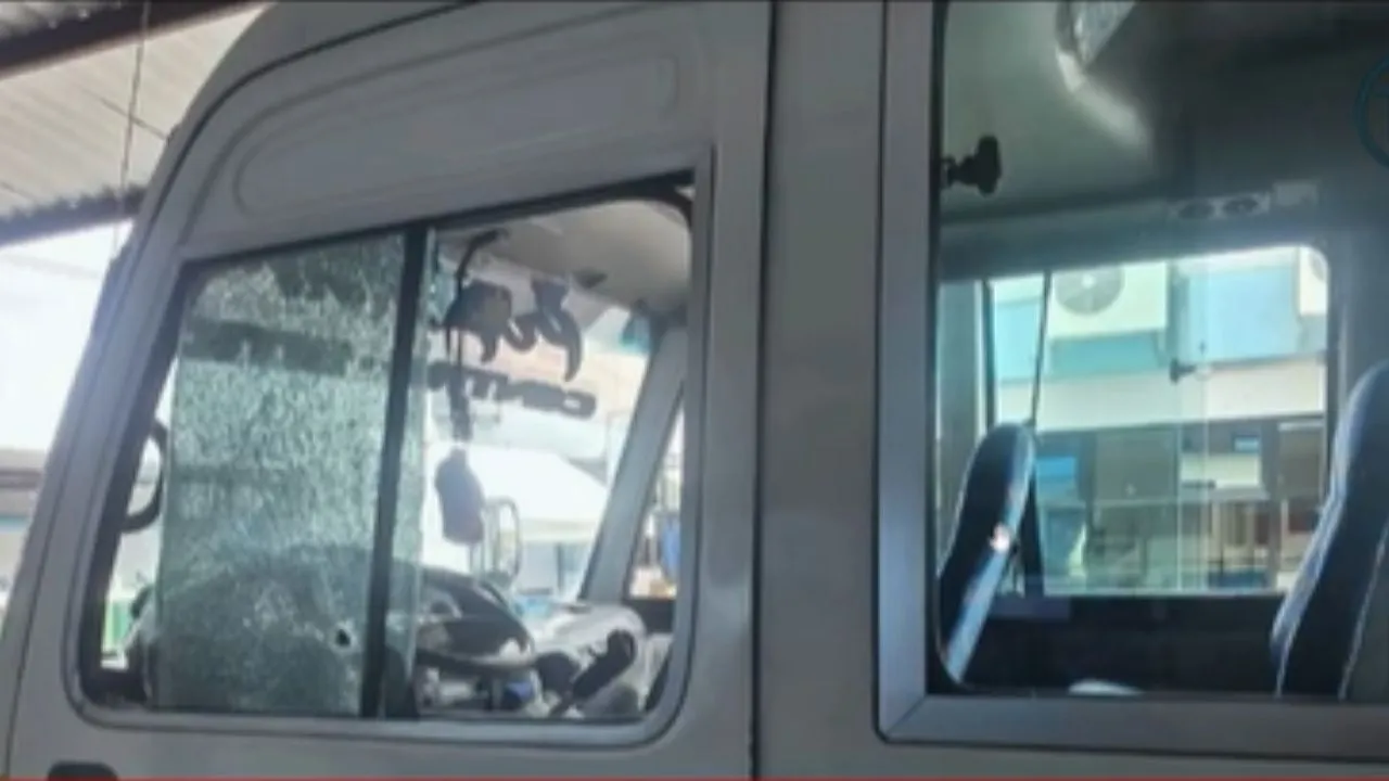 Imagen de Hospital Escuela revela estado de conductor de bus tras ataque en Comayagüela