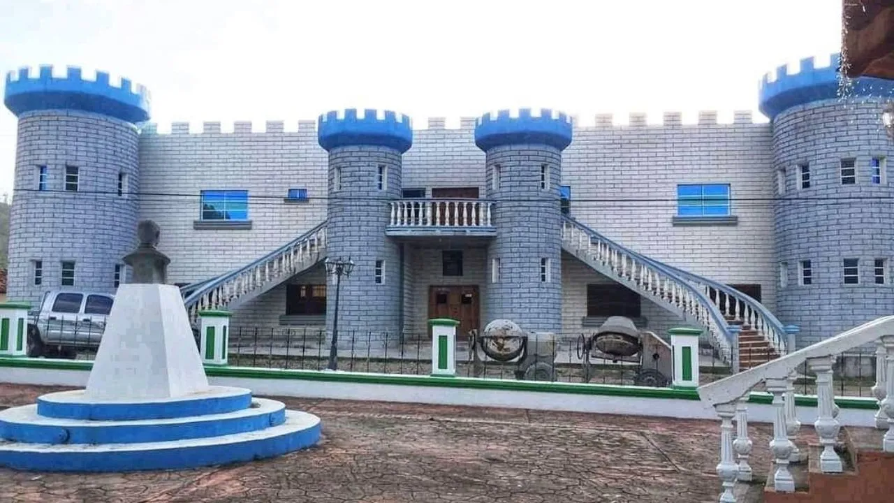 La alcaldía que es un 'castillo medieval' y sorprende en Olancho Imagen de La alcaldía que es un 'castillo medieval' y sorprende en Olancho