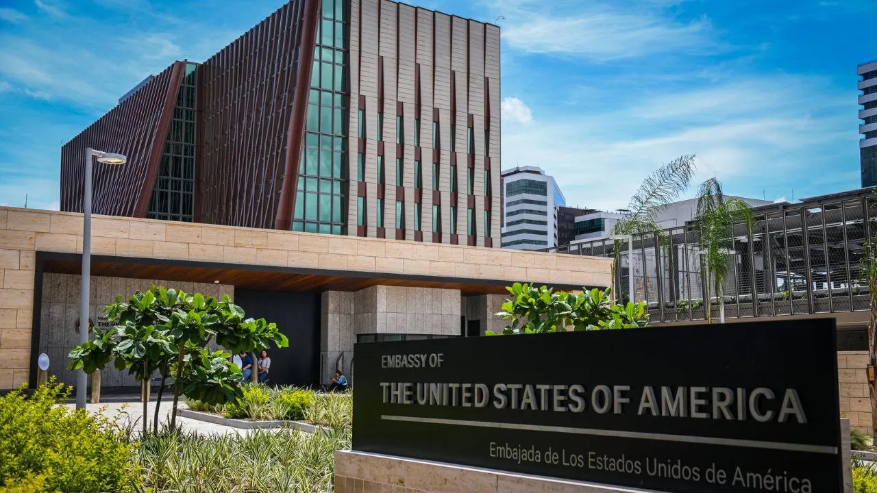 Embajada de Estados Unidos abre vacante con salario de más de L300 mil al año Imagen de Embajada de Estados Unidos abre vacante con salario de más de L300 mil al año