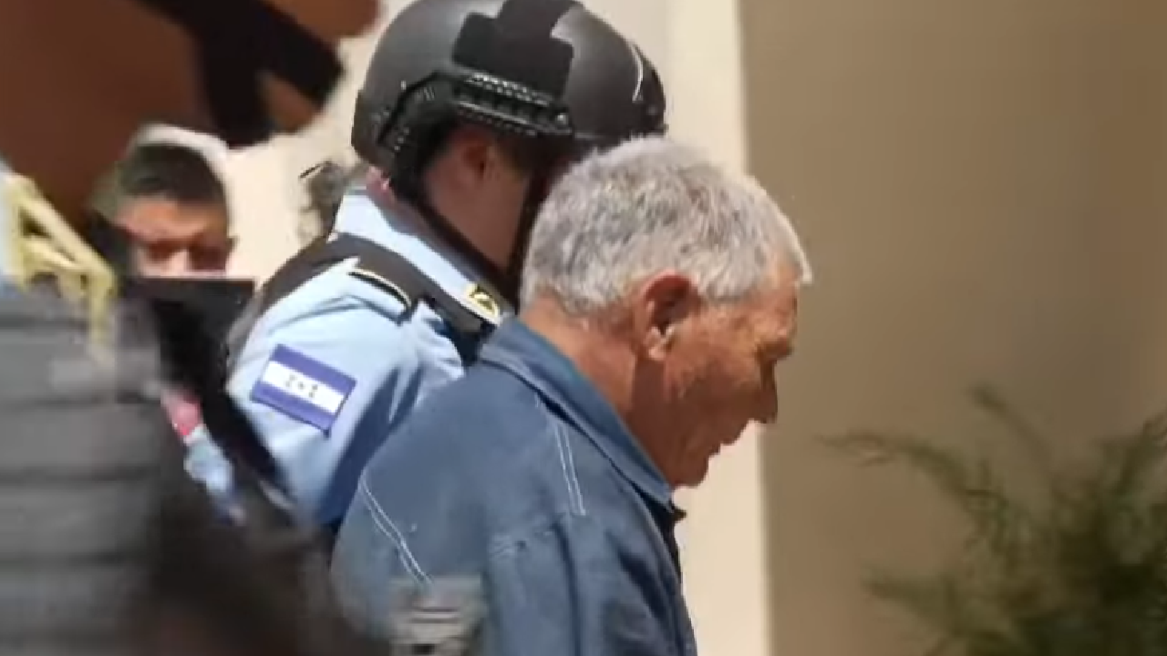 Llegó ebrio y las macheteó: hondureño de 76 años intentó matar a su esposa e hija Imagen de Llegó ebrio y las macheteó: hondureño de 76 años intentó matar a su esposa e hija