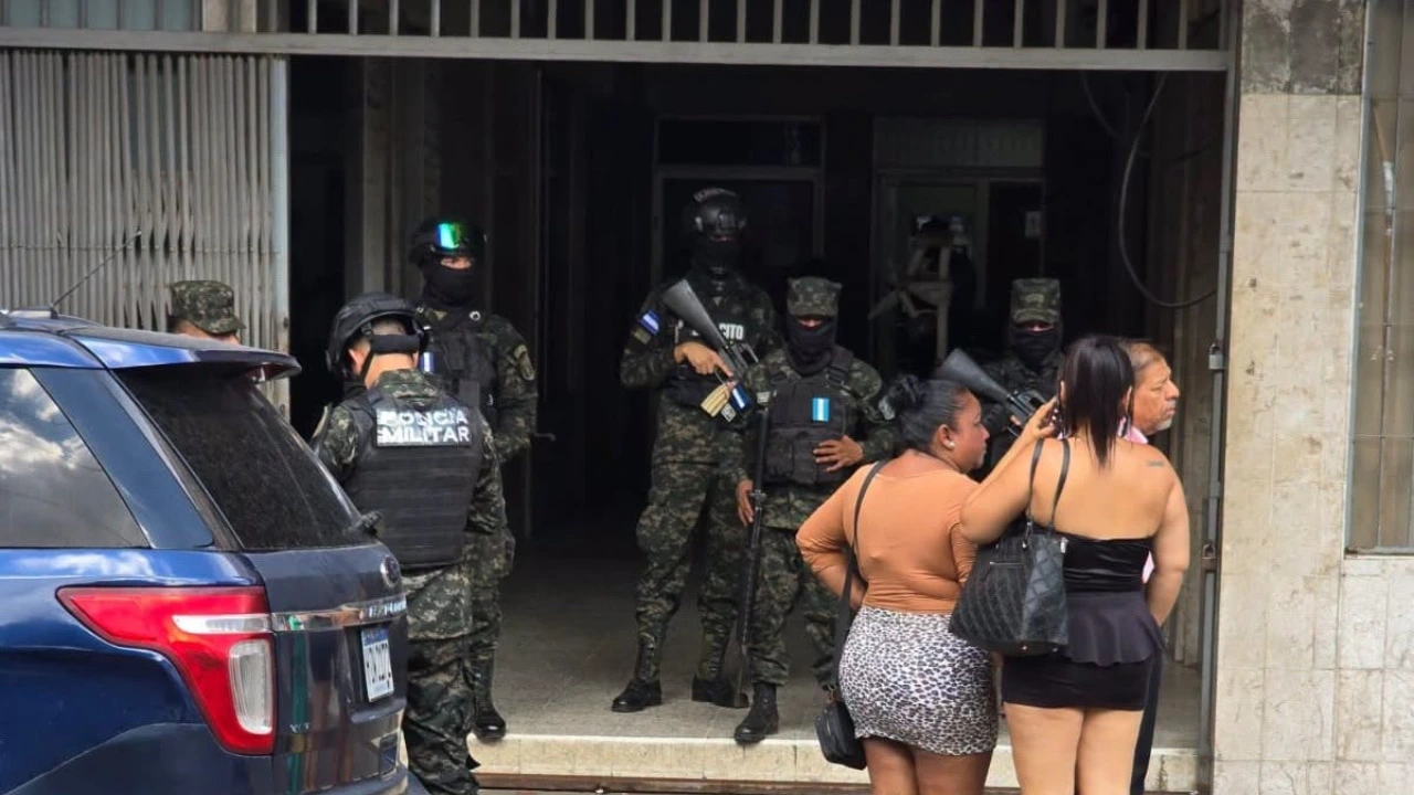 Ultiman a estudiante de Derecho dentro de un bufete en San Pedro Sula Imagen de Ultiman a estudiante de Derecho dentro de un bufete en San Pedro Sula