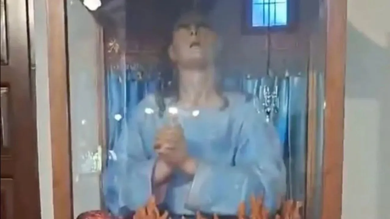 ¿Milagro? Figura religiosa 'mueve la boca' durante misa y es captada en video Imagen de ¿Milagro? Figura religiosa 'mueve la boca' durante misa y es captada en video