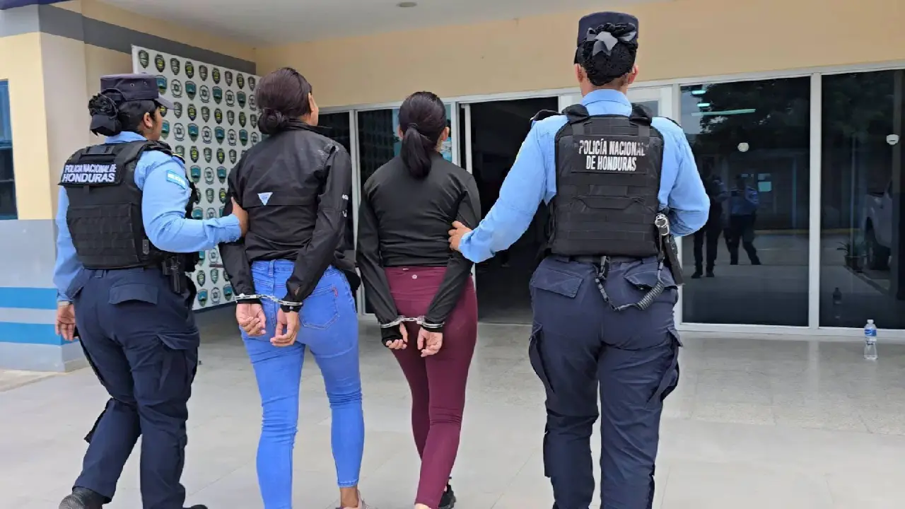 Imagen de Engañaron y robaron a adulta mayor, ahora están detenidas en Siguatepeque