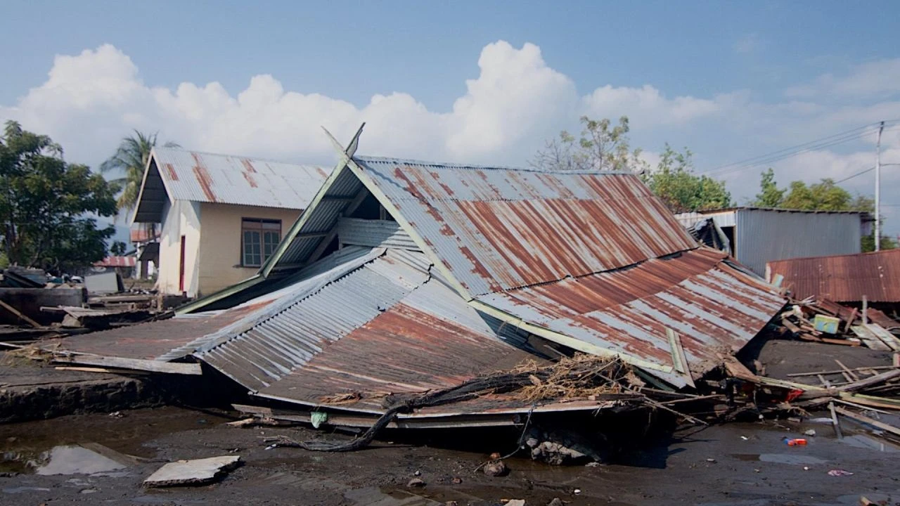 Suben a 47 los muertos y miles de evacuados por terremoto de 7,7 en Indonesia Imagen de Suben a 47 los muertos y miles de evacuados por terremoto de 7,7 en Indonesia