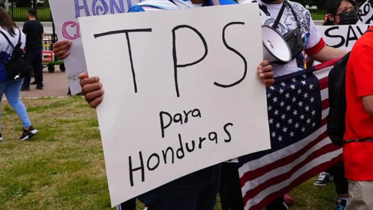 Ministra señala a Libre por fin del TPS; economista dice no es culpa de gobiernos Imagen de Ministra señala a Libre por fin del TPS; economista dice no es culpa de gobiernos