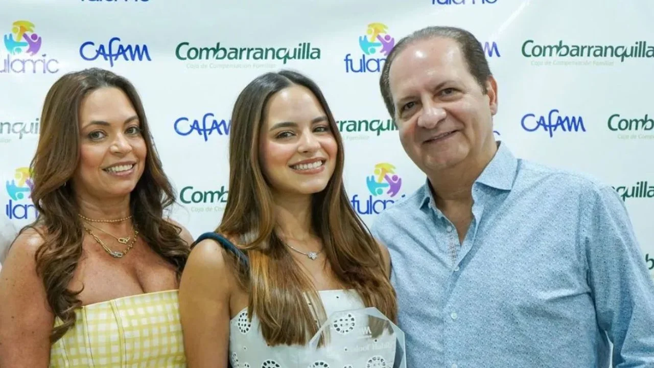 Salwa Maloof Habib junto a sus padres.