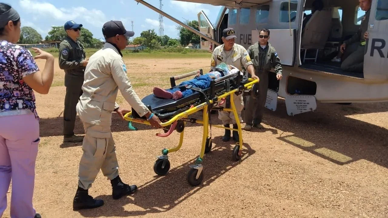 Traslado de pacientes desde Puerto Lempira