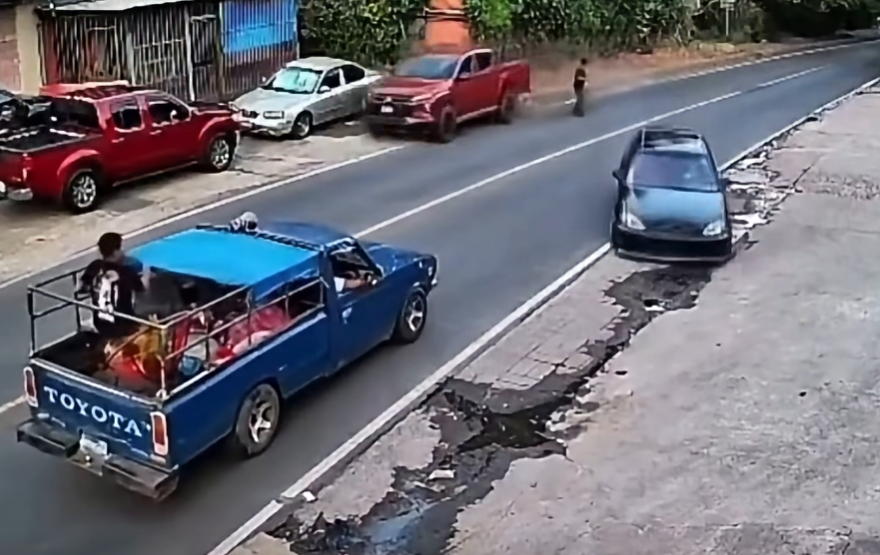 personas calle carros