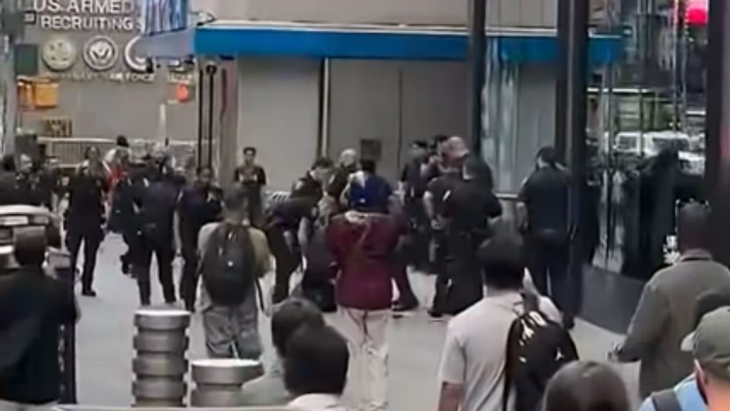 personas policías estados unidos calle