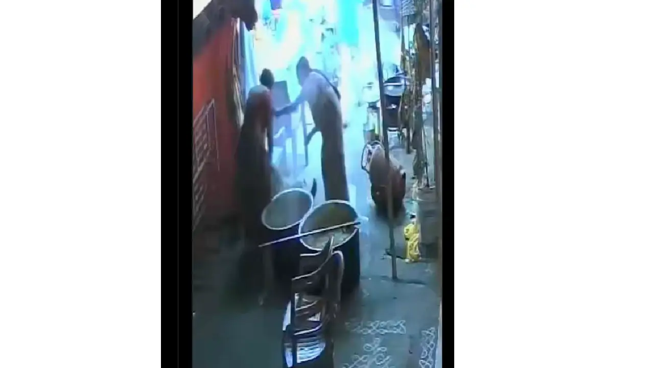 Momento en que la mujer sufrió el accidente.