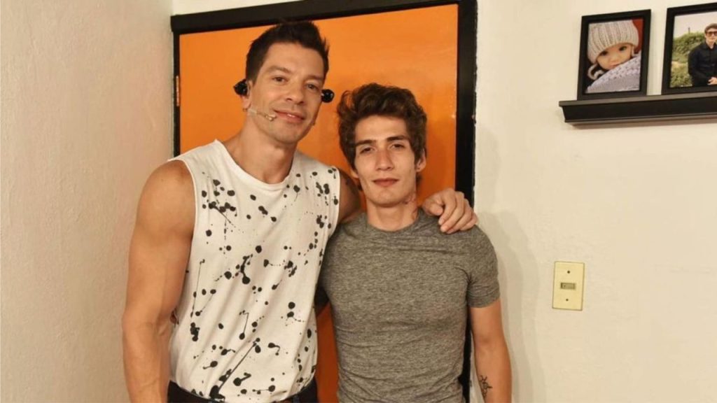 Tristán junto a su padre Yhair.