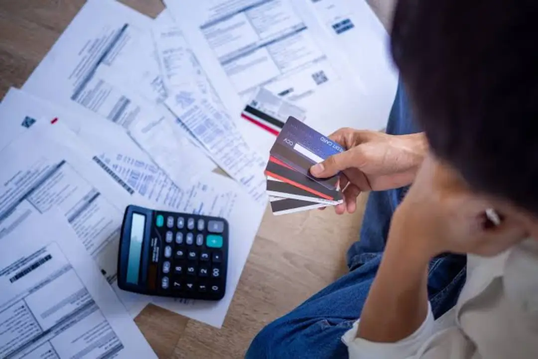 Que pasa si debas de pagarle a los bancos