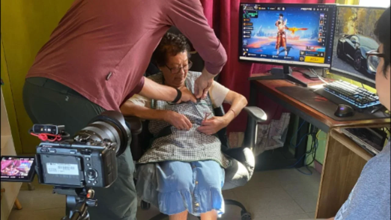 Fotografía de Mami Nena previo a una entrevista.