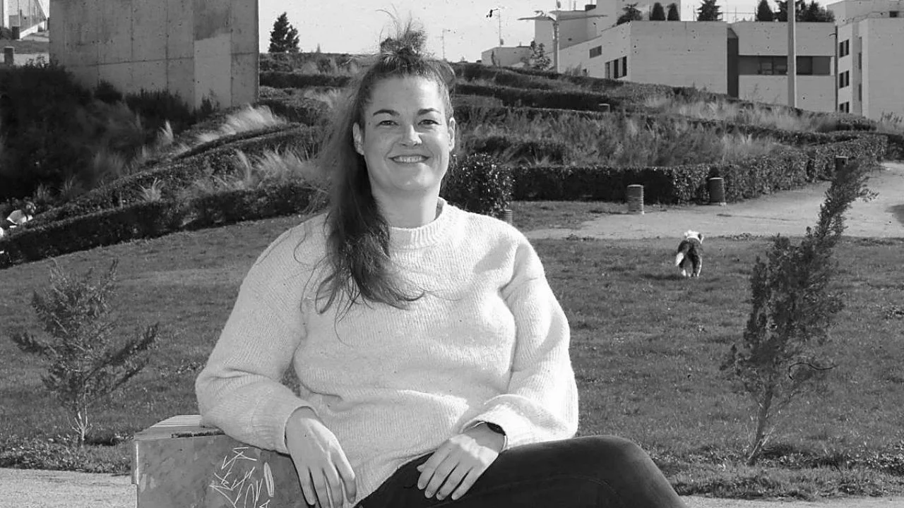 Fotografía en vida de Silvia Ederra en blanco y negro.