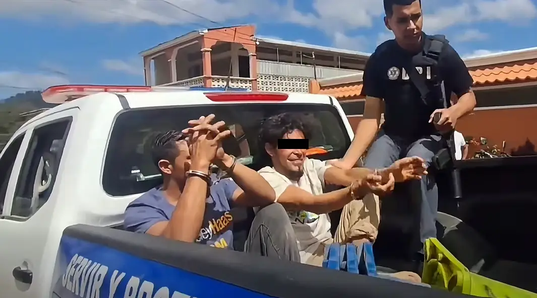 Momento de la detención de los señalados por el crimen de don Reynaldo en Danlí