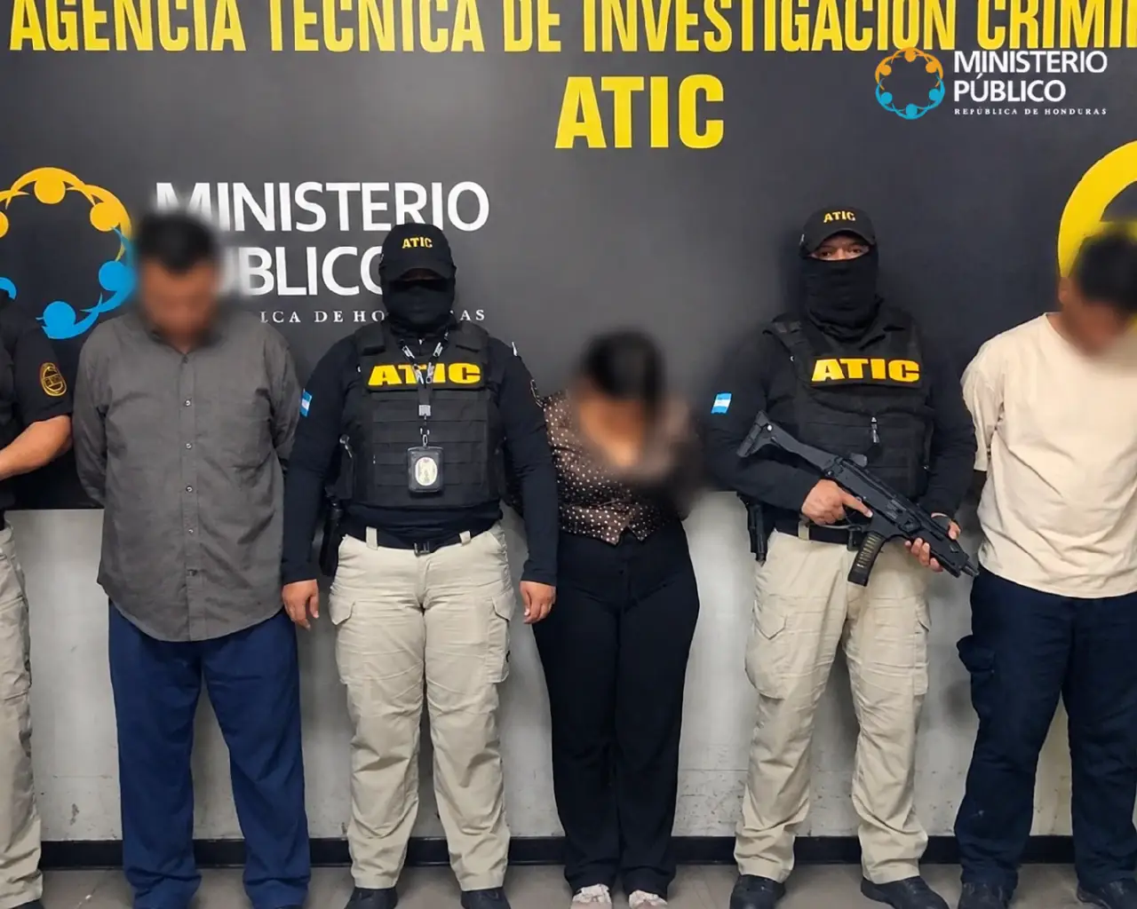 Tres de los siete detenidos por fraude financiero