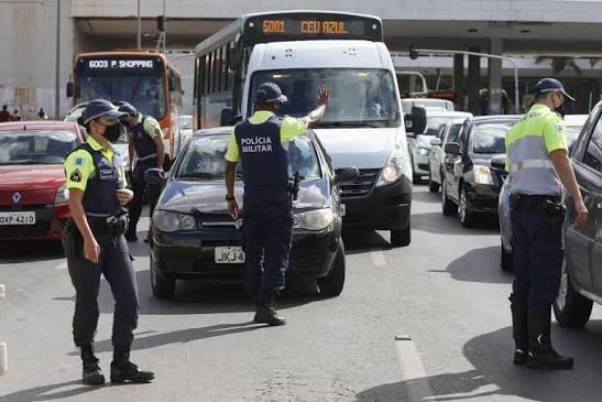 policias