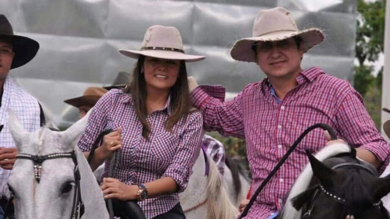 Jhon Torres junto a su esposa Dora Emilse López Vega.