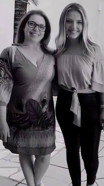 Cibele Marchis, de 28 años, y su madre, Maria Elisabete Nogueira, de 56, madre e hijo que fallecen de cáncer
