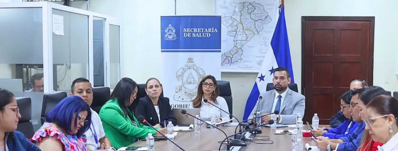 Reunión de médicos con Salud