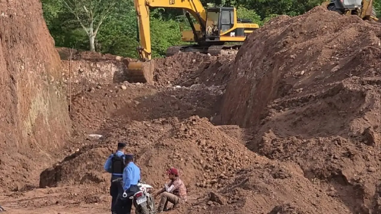 Imagen de Alud de tierra sepulta y mata a trabajador en San José, Copán