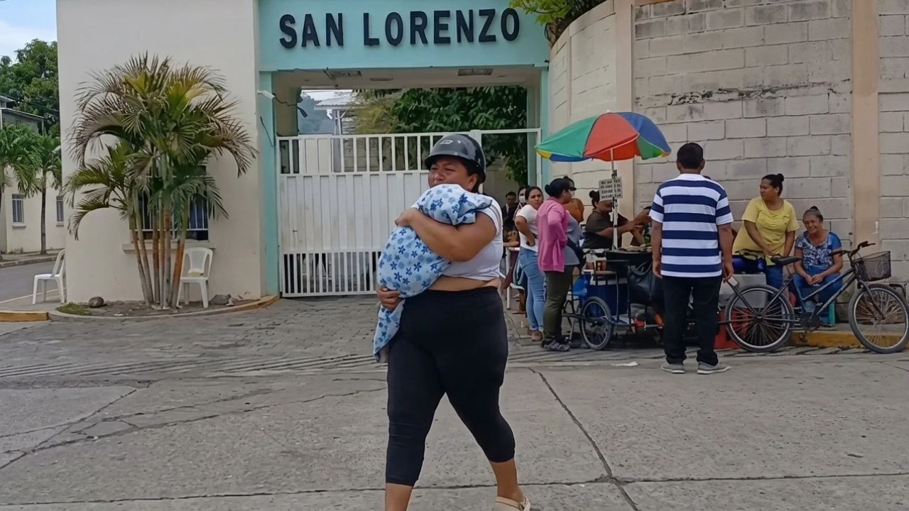 Bebé muere tras caer a una pila en su casa: madre llevó el cuerpo en busca de ayuda Imagen de Bebé muere tras caer a una pila en su casa: madre llevó el cuerpo en busca de ayuda