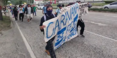 Imagen de Sale nueva caravana migrante; embajada de EE.UU. dice que la frontera ‘está cerrada’