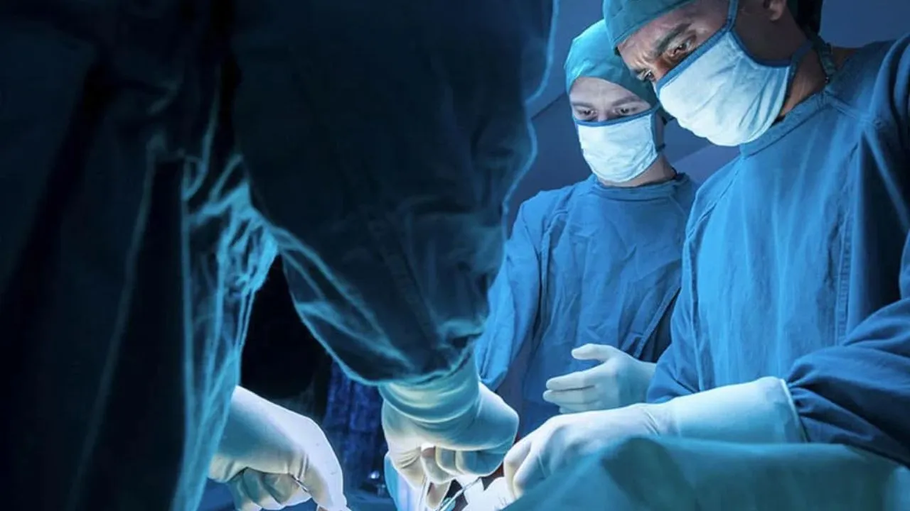 'Me metieron un trapo': mujer denuncia cirugía con falsos médicos Imagen de 'Me metieron un trapo': mujer denuncia cirugía con falsos médicos
