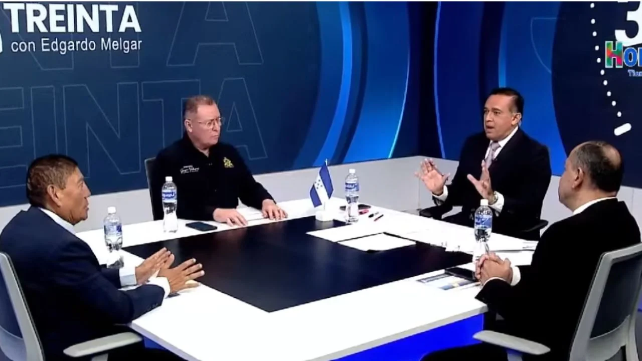 Imagen Principal de Nota: Analistas respaldan medidas integrales del Consejo Nacional de Defensa y Seguridad
