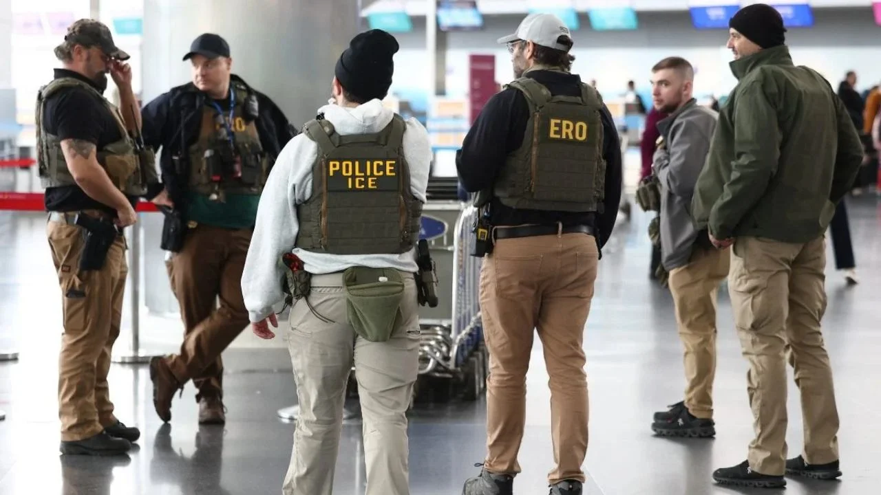 ICE amplía lugares donde arresta inmigrantes en Estados Unidos: ¿dónde operan? Imagen de ICE amplía lugares donde arresta inmigrantes en Estados Unidos: ¿dónde operan?