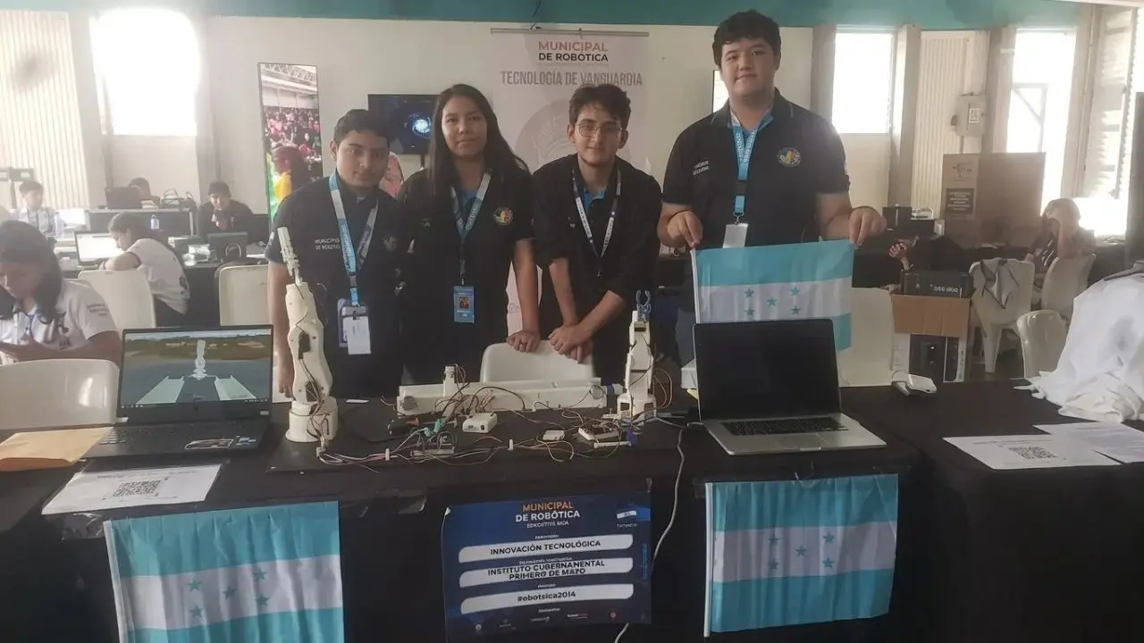Jóvenes hondureños hacen historia en competencia internacional de robótica Imagen de Jóvenes hondureños hacen historia en competencia internacional de robótica