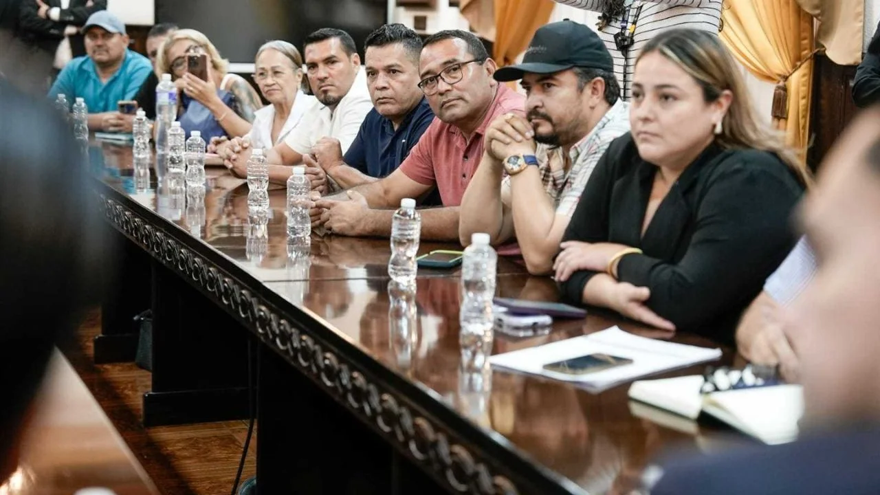 Fracasa mesa entre Gobierno y transporte: sin acuerdo para abaratar combustibles Imagen de Fracasa mesa entre Gobierno y transporte: sin acuerdo para abaratar combustibles