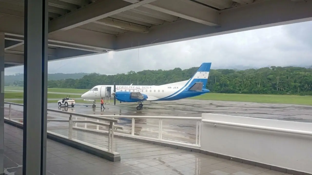 Minutos de pánico vivieron pasajeros de vuelo entre La Ceiba y Tegucigalpa Imagen de Minutos de pánico vivieron pasajeros de vuelo entre La Ceiba y Tegucigalpa