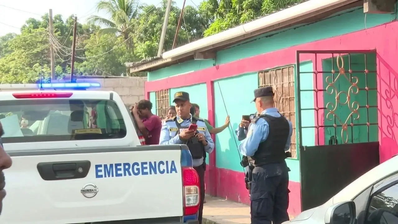 Por pelear un trago de guaro hombre pierde la vida en cuartería de SPS Imagen de Por pelear un trago de guaro hombre pierde la vida en cuartería de SPS