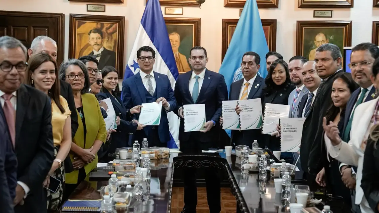 Segunda vuelta, de nuevo entre las propuestas de reformas electorales en Honduras Imagen de Segunda vuelta, de nuevo entre las propuestas de reformas electorales en Honduras
