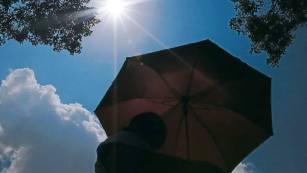 ¿Qué pasa si me da un golpe de calor en los desfiles? Así brindarán ayuda Imagen de ¿Qué pasa si me da un golpe de calor en los desfiles? Así brindarán ayuda