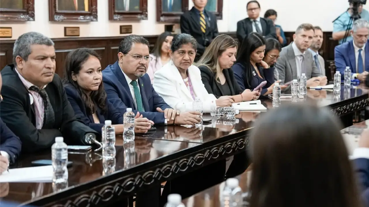 Representantes de sociedad civil