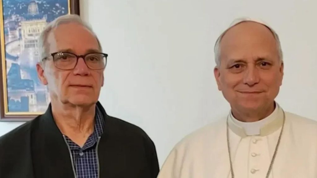 Hermano del papa León.
