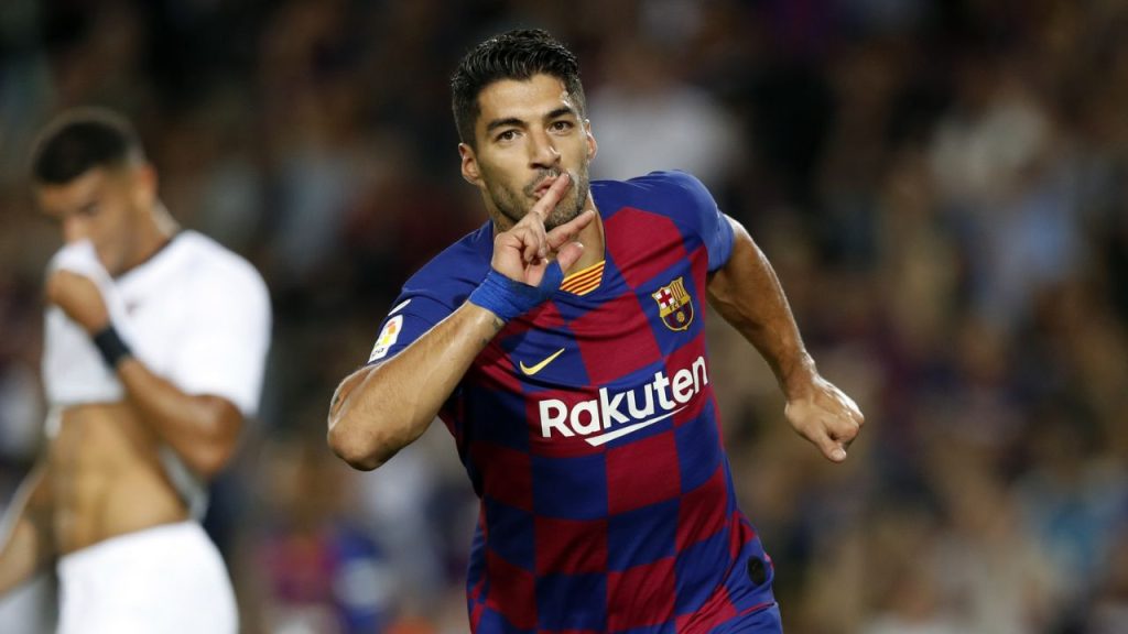 Luis Suárez con camisa del Barcelona.