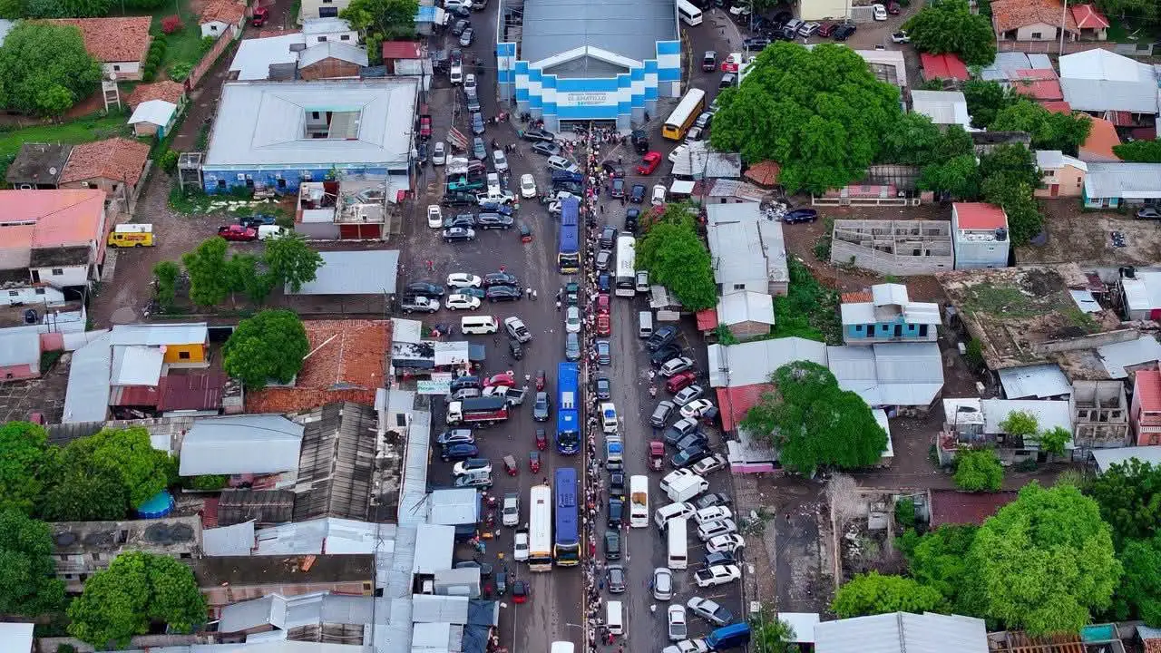 hondureños en El Salvador