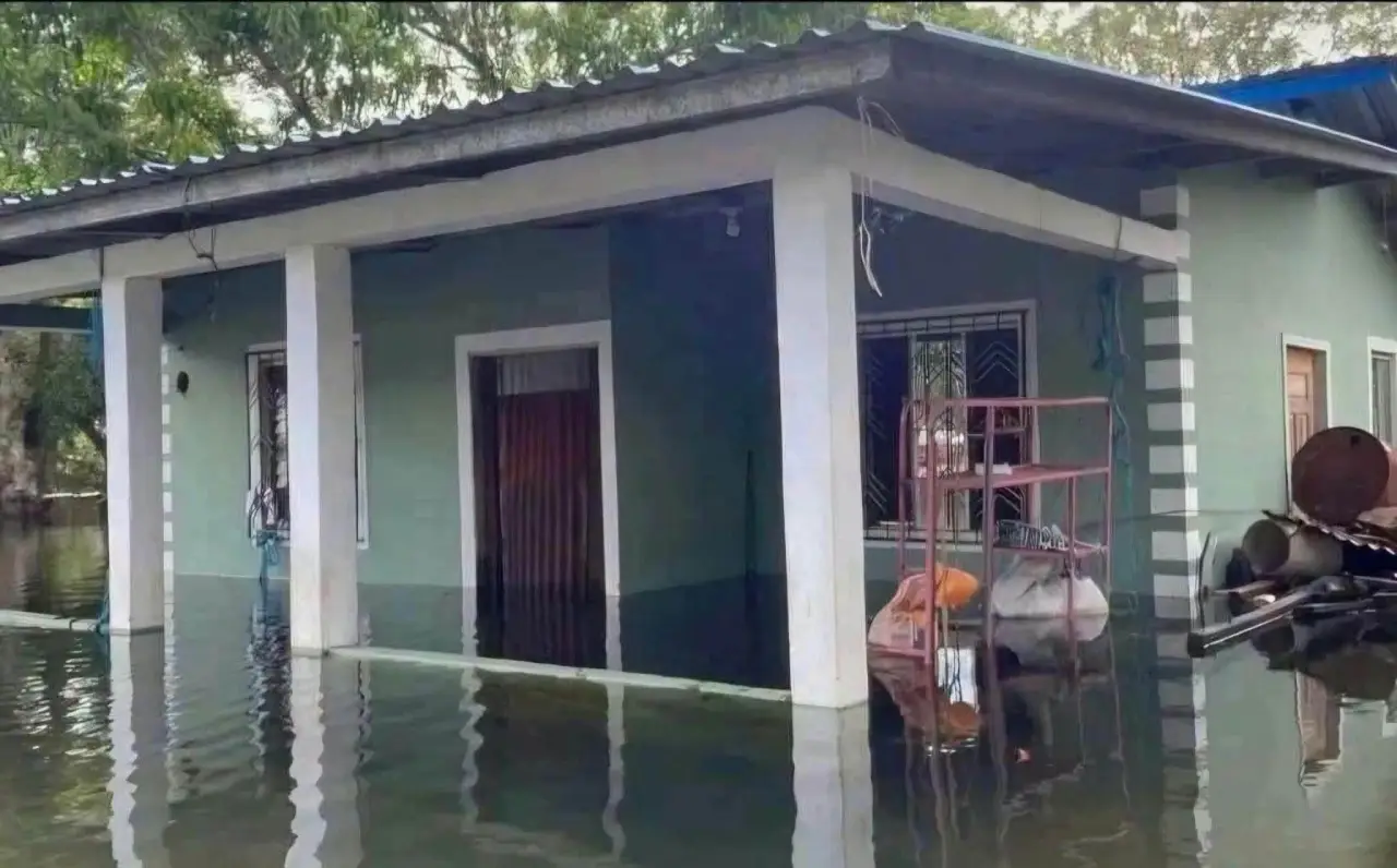 Vivienda afectada por crecida del Lago de Yojoa
