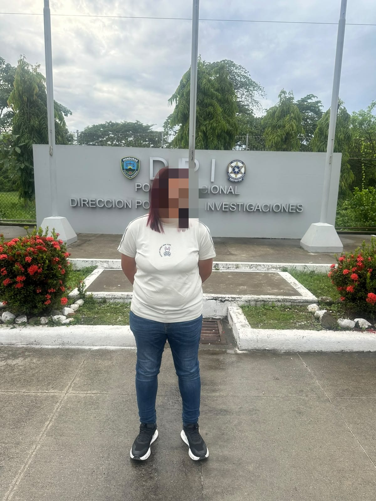 Foto de la hondureña acusada de usar IA para engañar a vendedores de celulares en San Pedro Sula