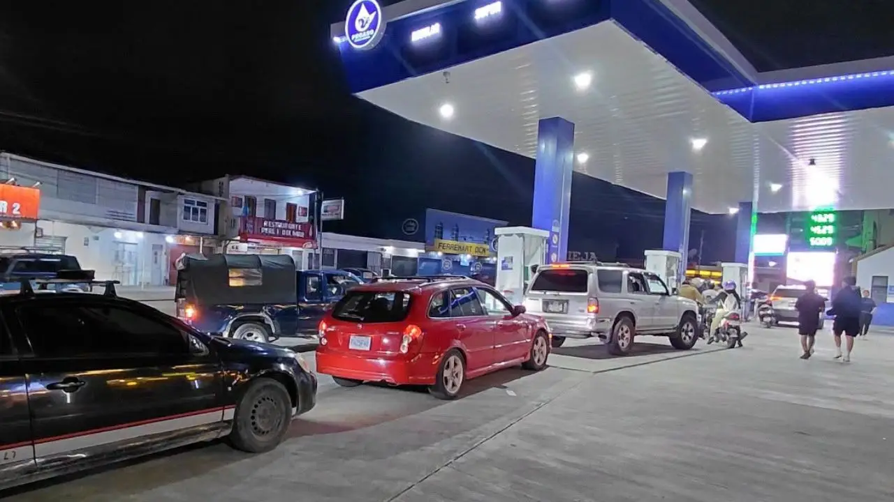 Guatemala suspende impuestos combustibles